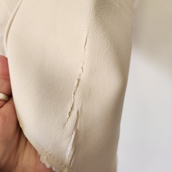 BlankNYC/ Cream Vest - Picture 7 of 7